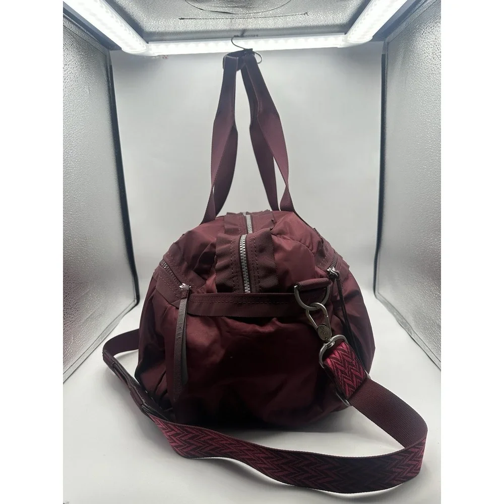 LULULEMON Gym To Win Maroon Duffel Bag Yoga Gym Workout Travel Weekender